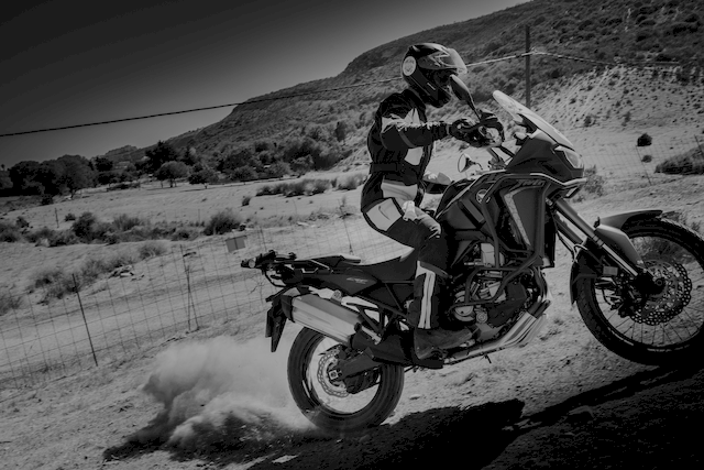 Hero_jacket+Hero_trousers+Terra_boots_X-Breeze_2_gloves